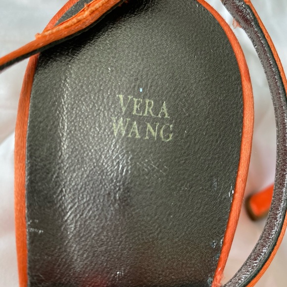 Vera Wang Heels - Picture 3 of 3